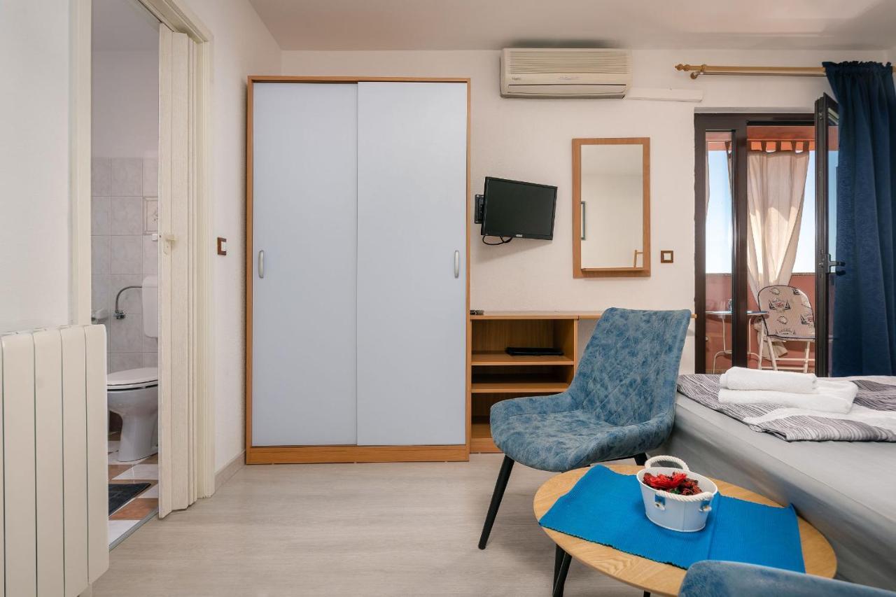 Apartments Miri Vrsar Exterior photo